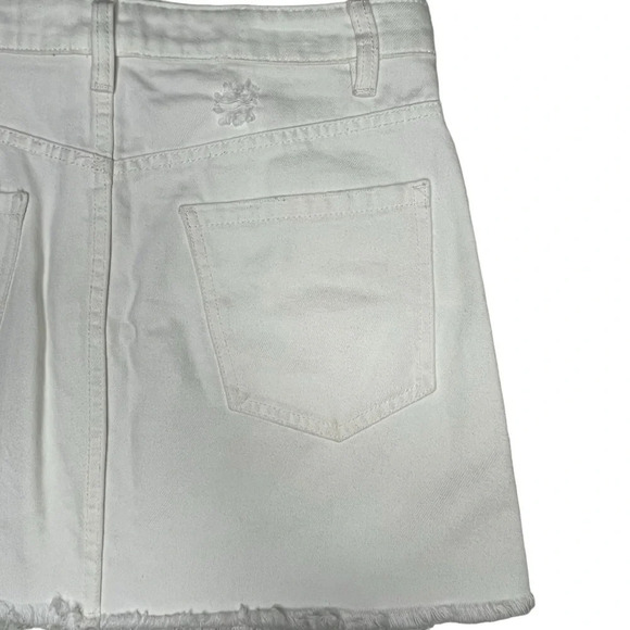 We the Free Zip It Up Vintage White Distressed Raw Hem Jean Mini Skirt Size 29 - Picture 8 of 13